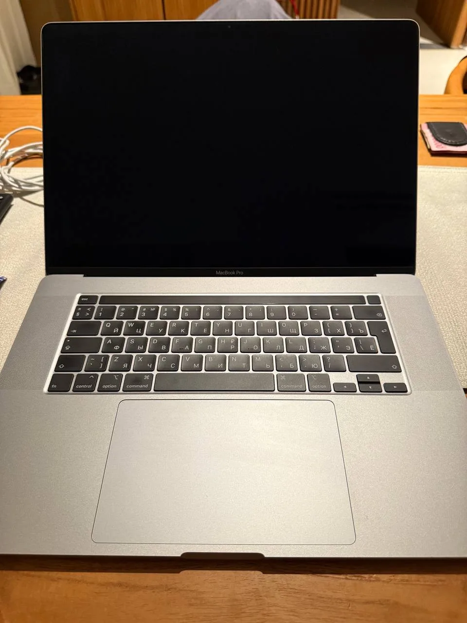 macbook pro 2019, i9, 16 дюймов, 16гб/1тб, фото 2