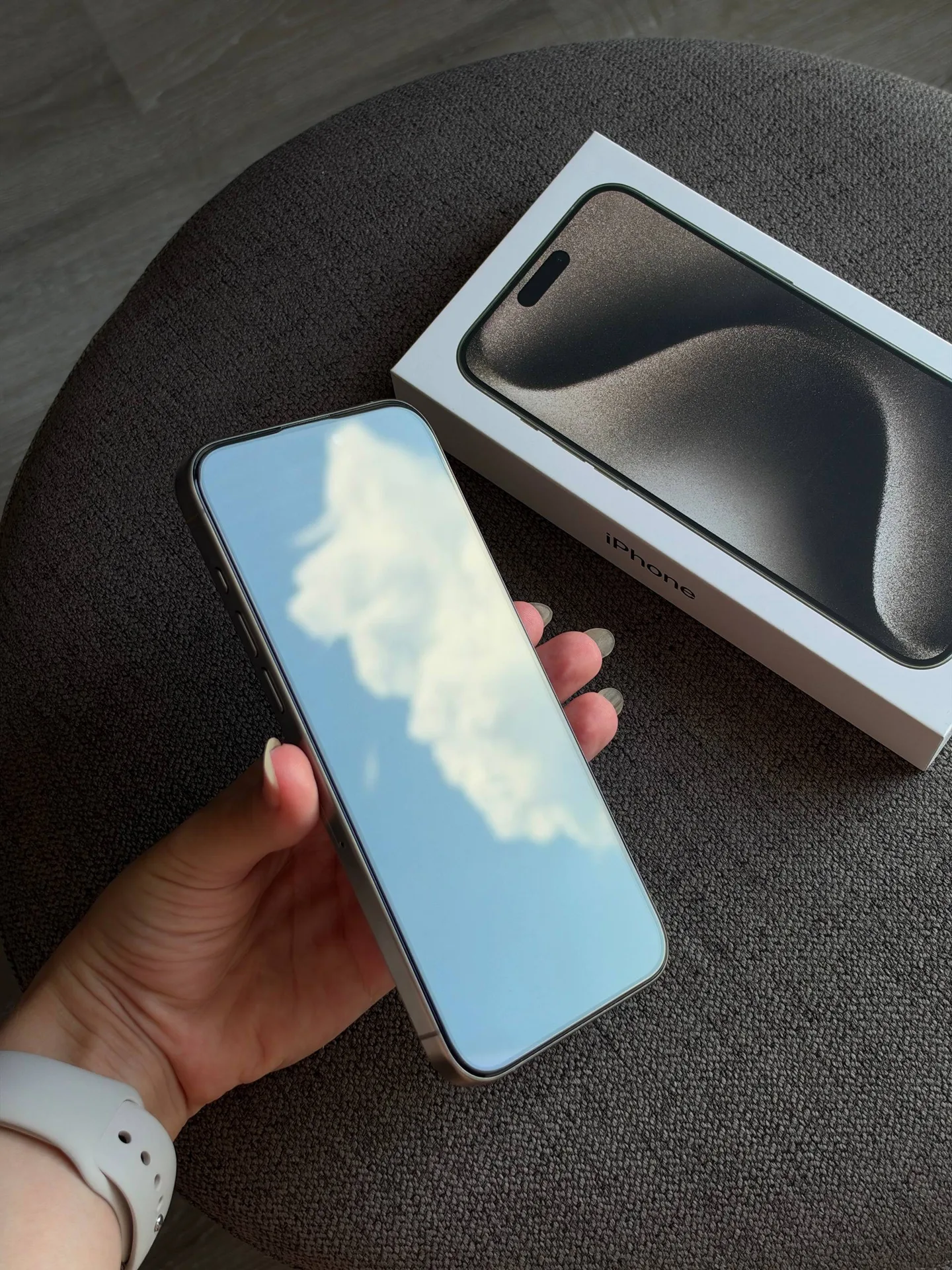 iPhone 15 Pro Max, Natural Titanium, 256 ГБ, фото 2
