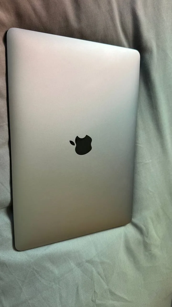 MacBook Air 13″ M1 (2020), 8/256 GB