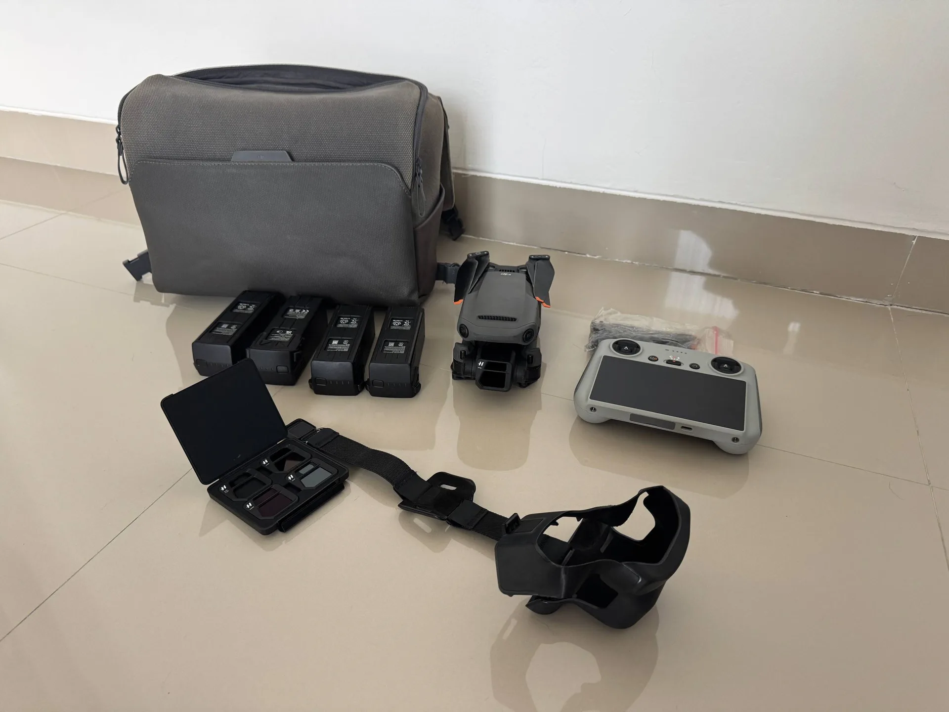 Dji Mavic 3 с пультом с экраном, 4 батареи