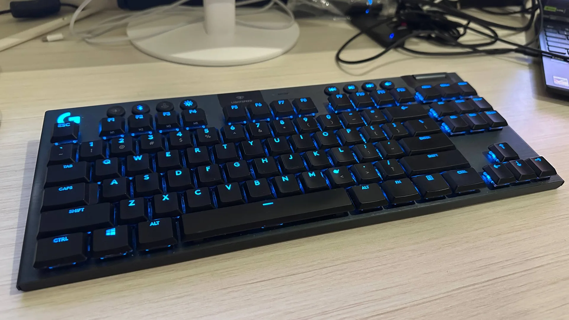 Клавиатура Logitech G915 TKL