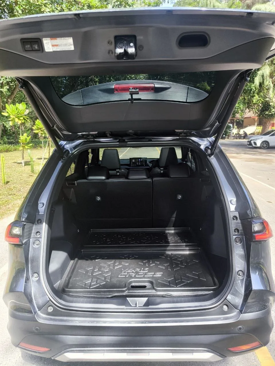 Toyota Yaris Cross Luxury Hybrid, 2025