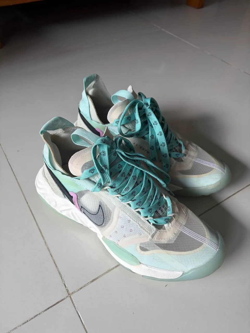 Кроссовки Nike, размер 37.5