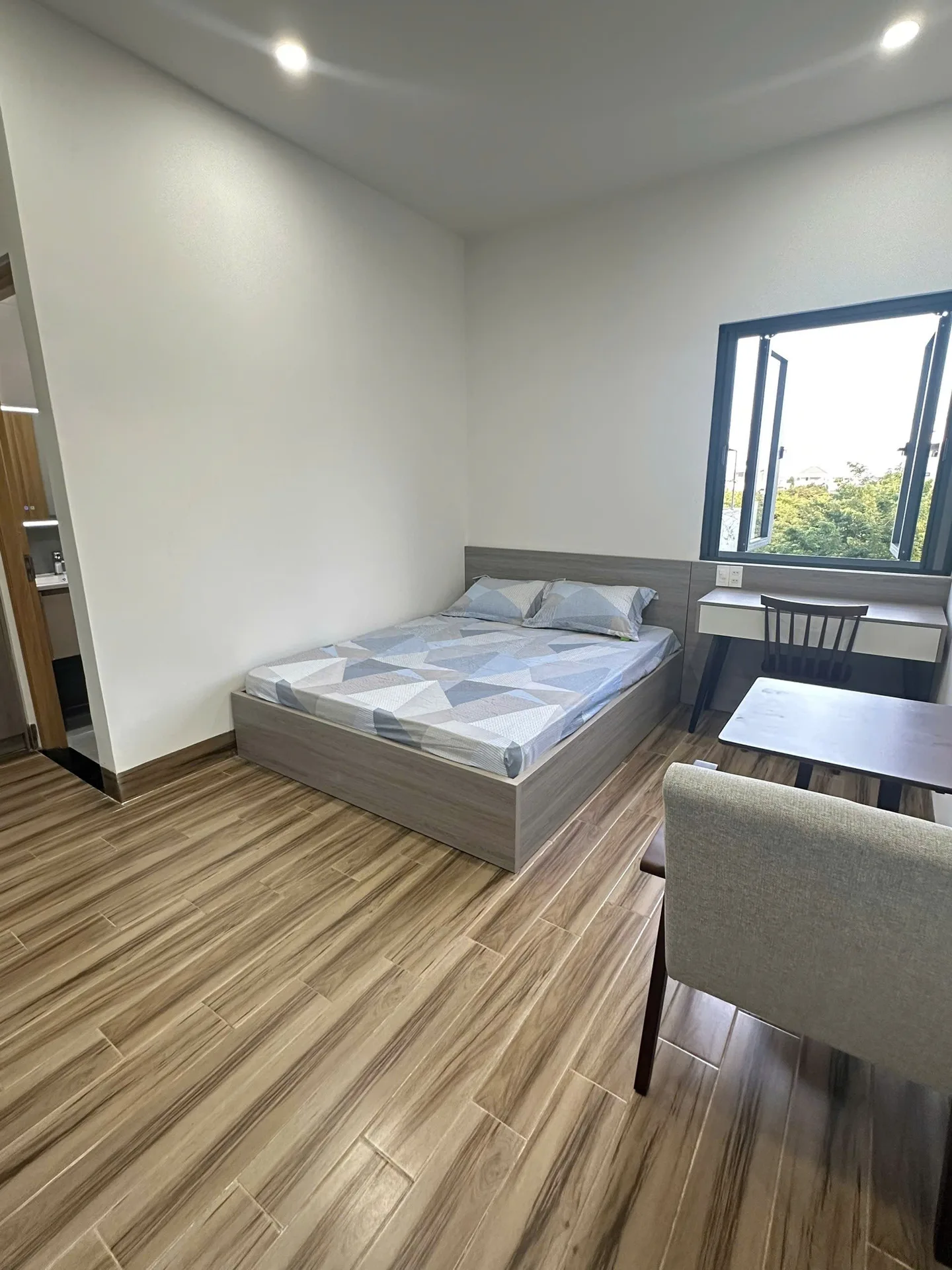 Квартира в новом доме с лифтом, Hoa Xuan, переуступка договора, фото 6