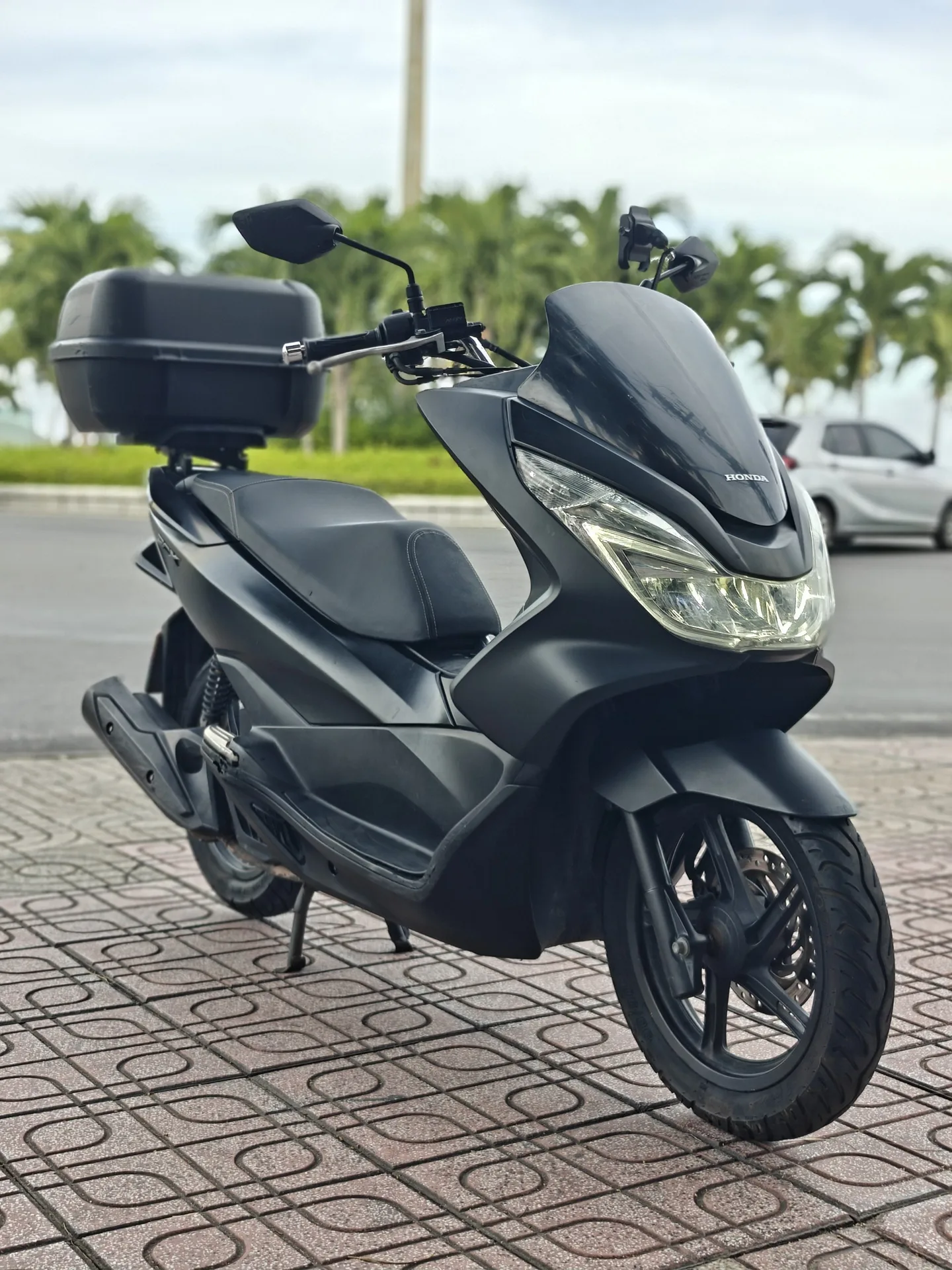 Honda PCX v2 125cc с кофром GIVI 42L