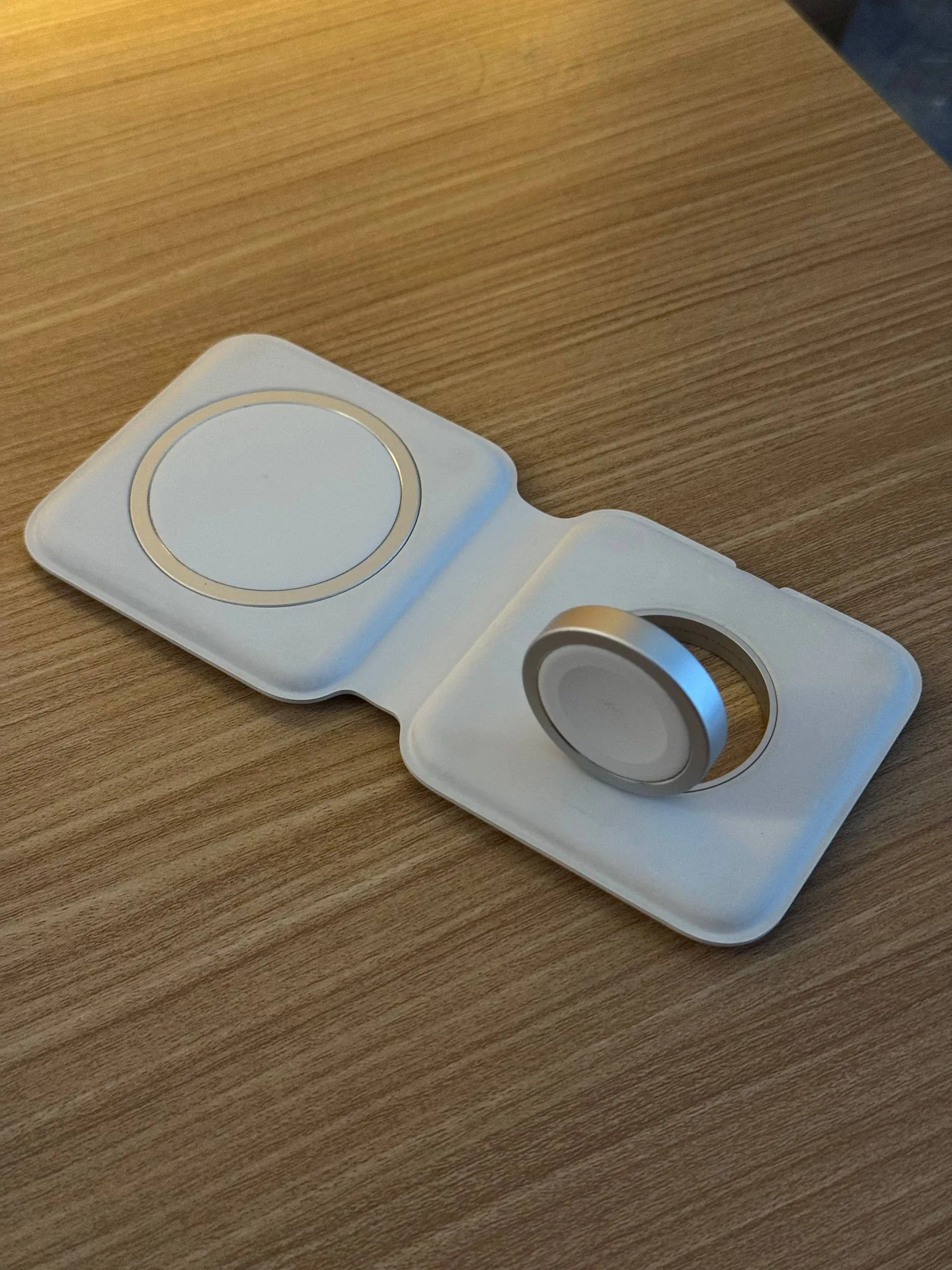 Зарядка Apple Magsafe duo charger
