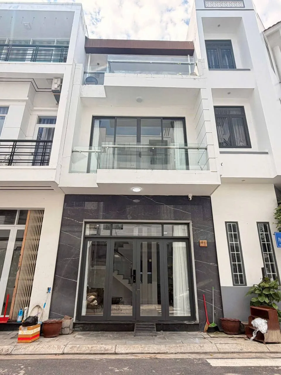 Трёхэтажный дом 135 м², VCN Phước Long