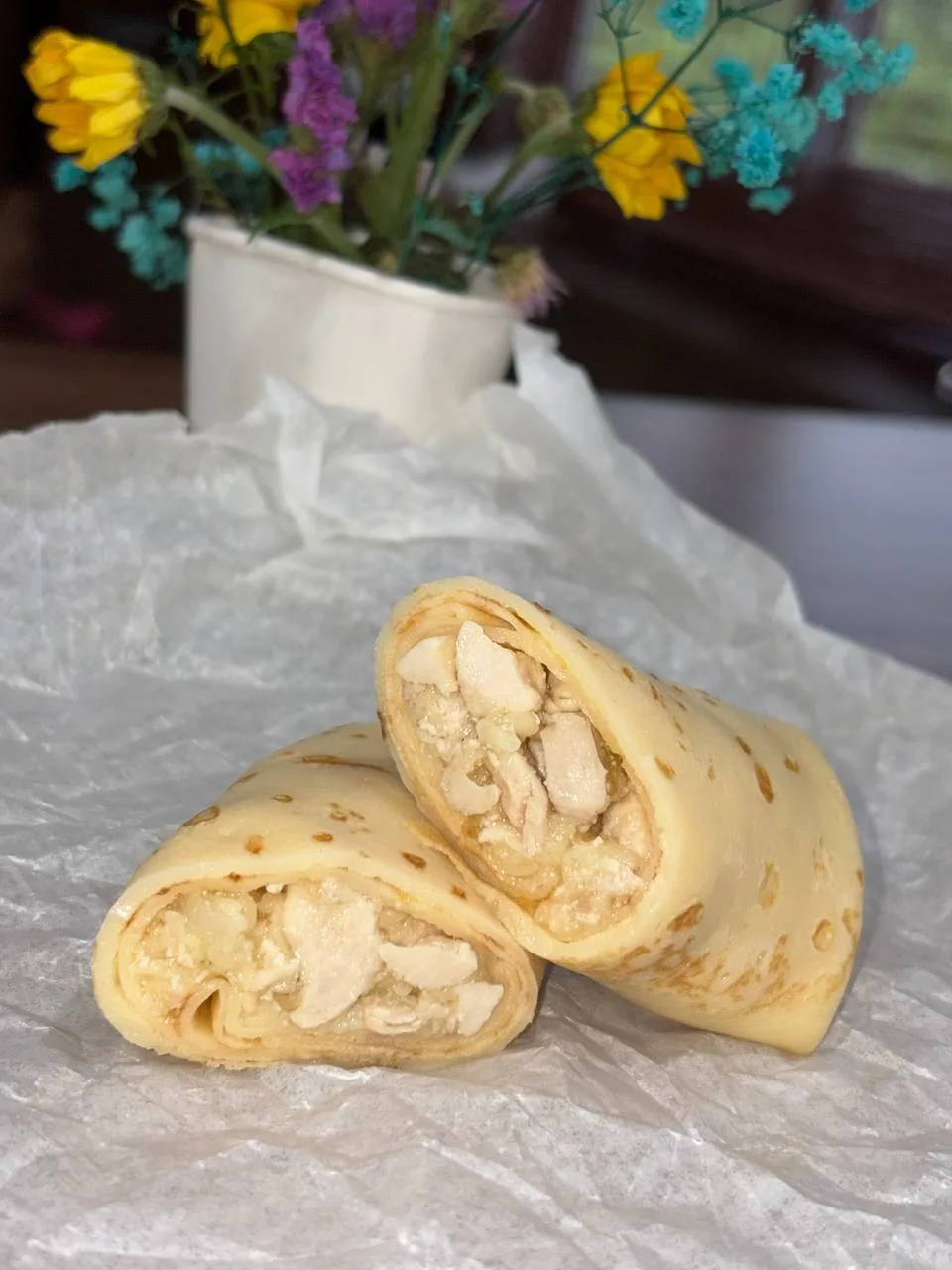 Домашние блинчики с курицей и моцареллой