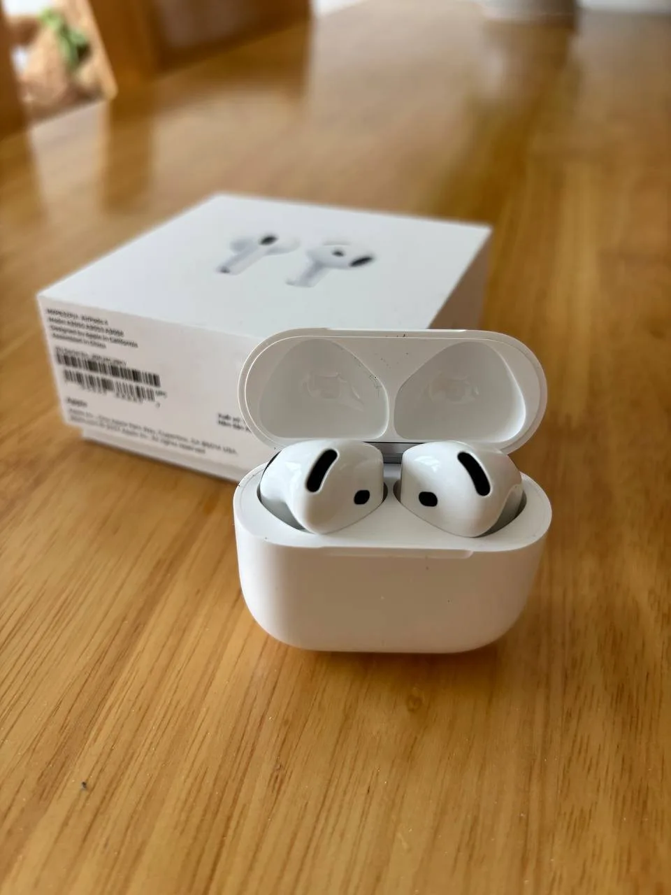 Наушники AirPods 4, новые