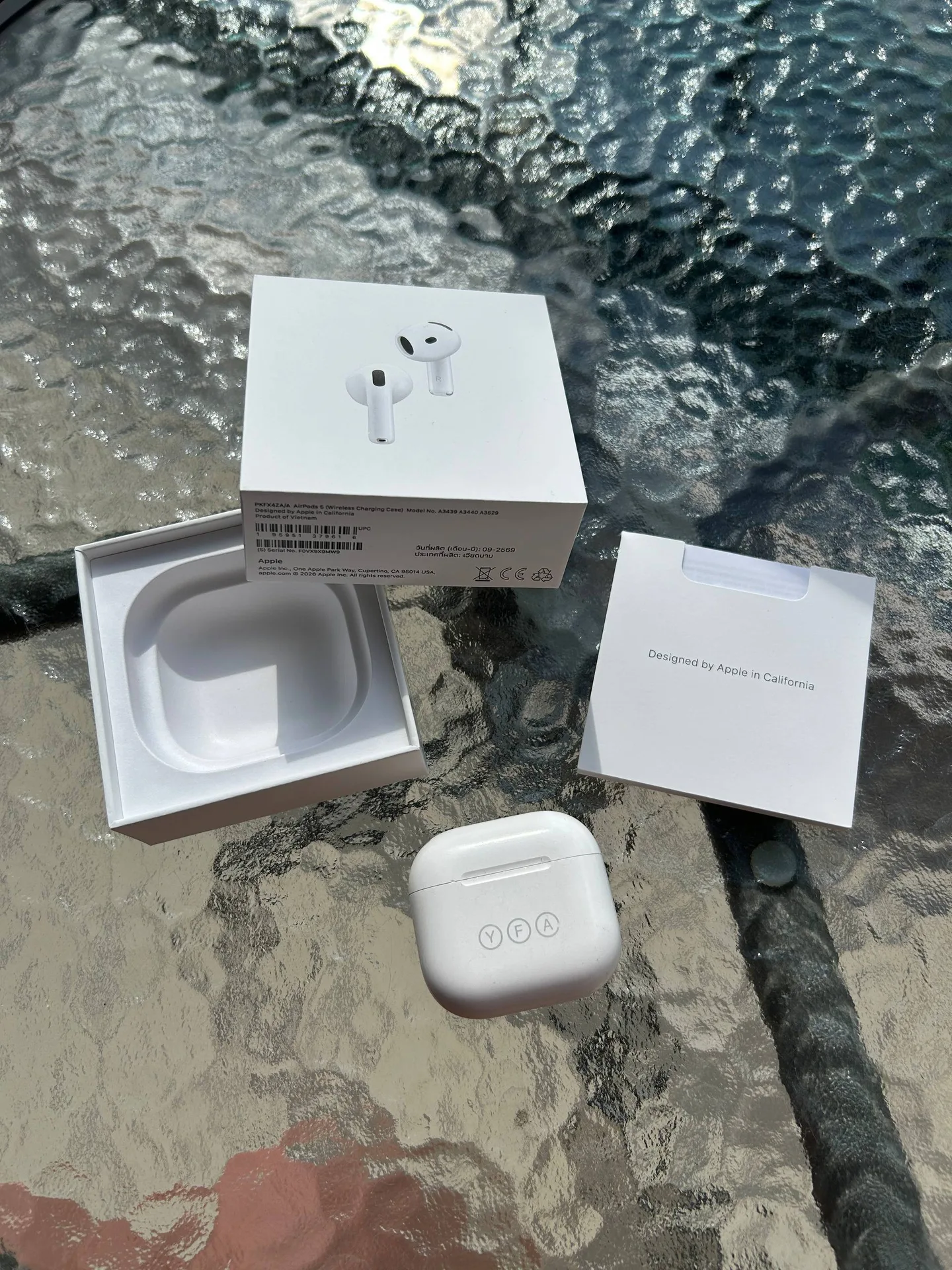 Наушники Apple AirPods 4 с активным шумоподавлением