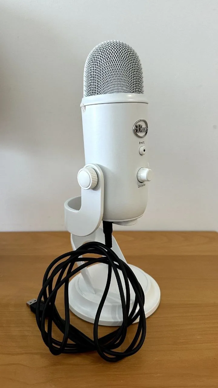 Микрофон Blue Yeti USB, белый, новый