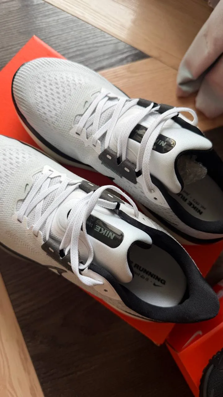 Кроссовки Nike, размер 41, новые