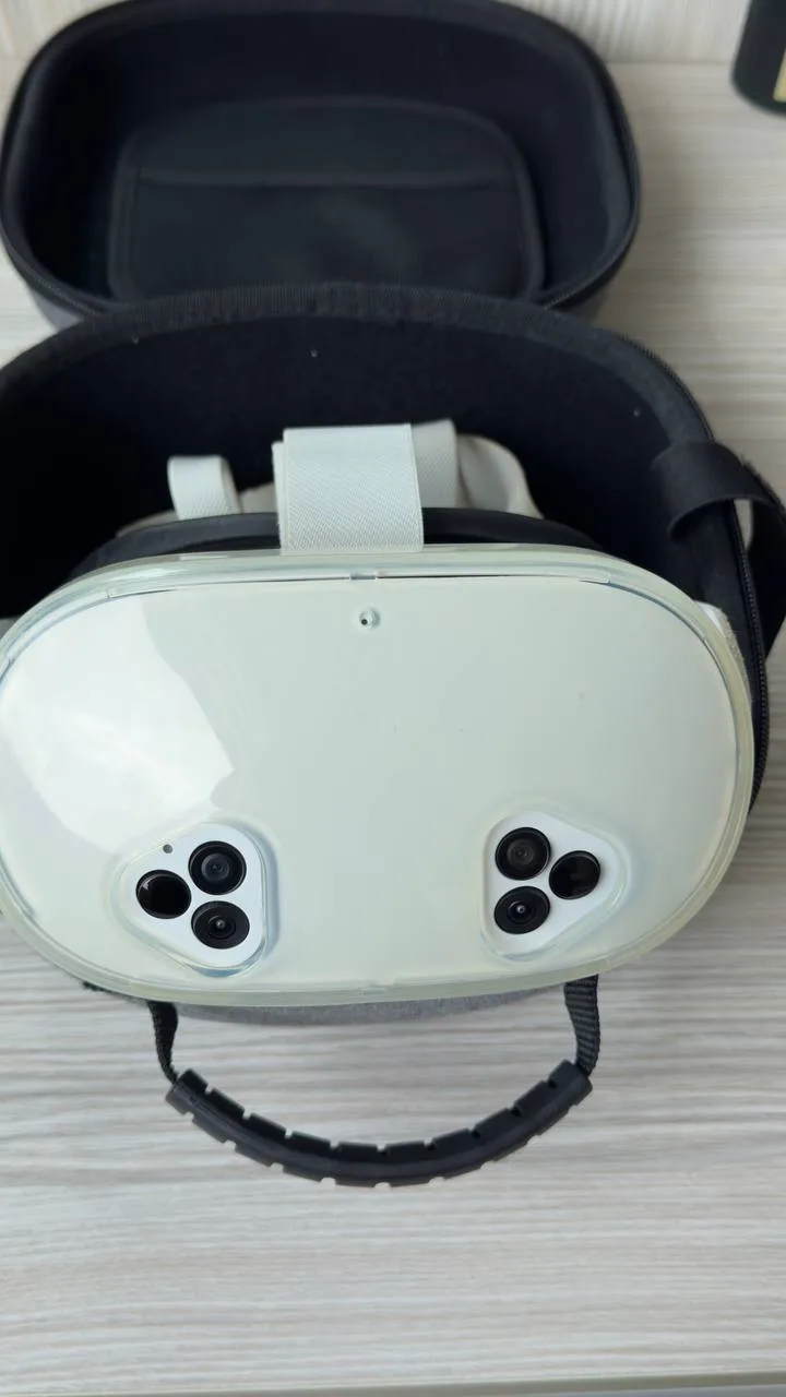 VR-шлем Meta Quest 3S 128 GB