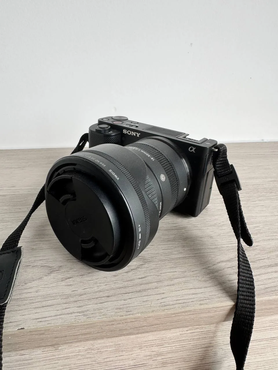 Sony ZV-E10 + Sigma 18–50mm f/2.8