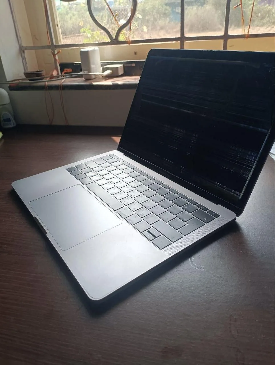 MacBook 13 Pro 2017 8/256GB, сломан экран