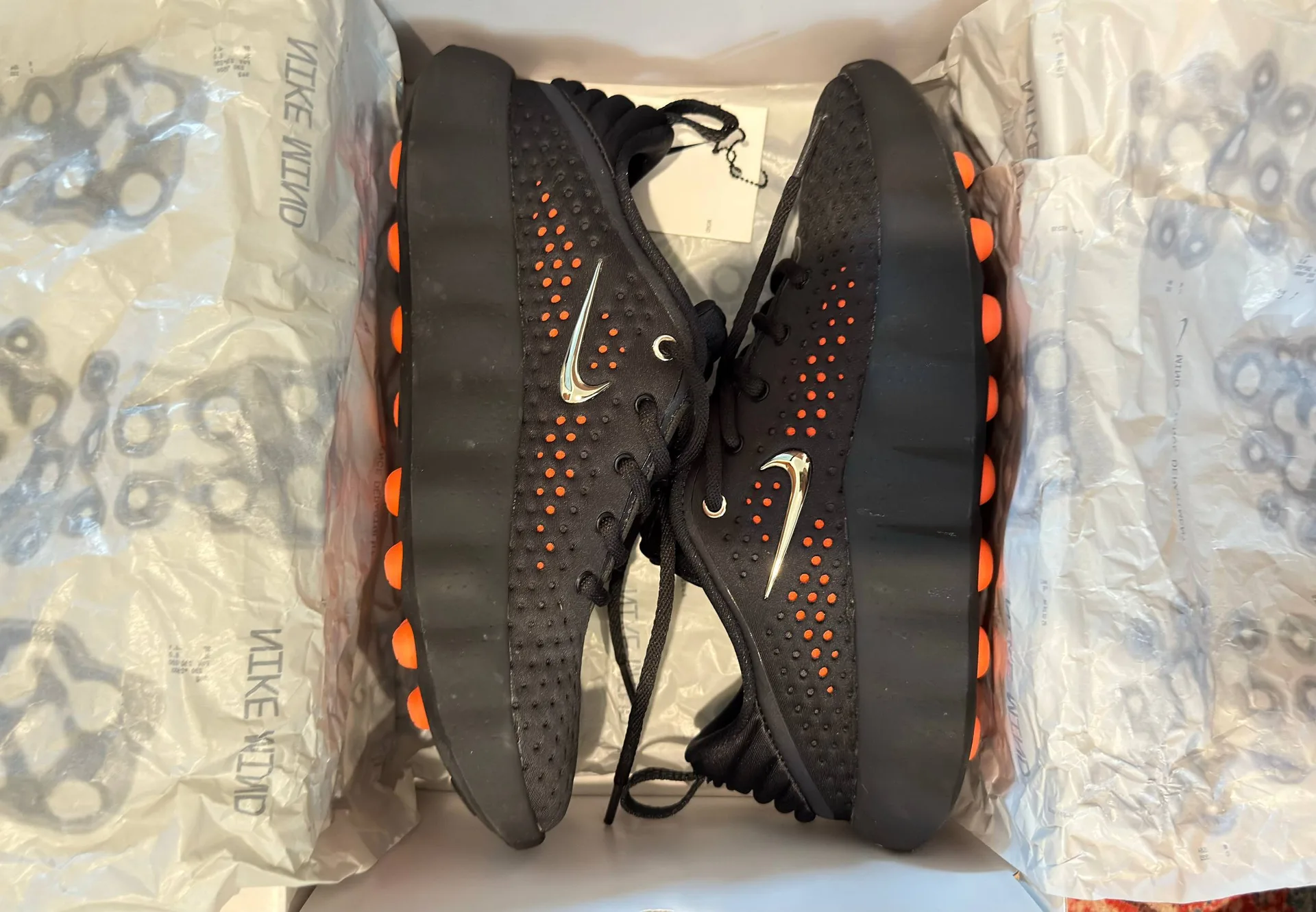 Кроссовки Nike Mind 002 Black/Hyper Crimson, EUR 39