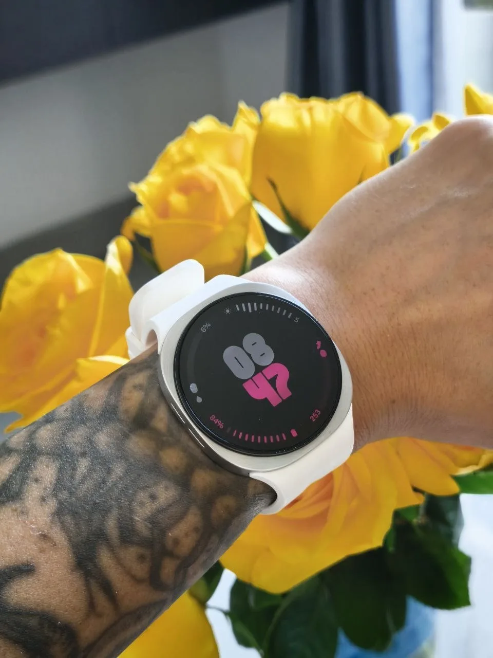 Samsung Galaxy Watch 8, белые