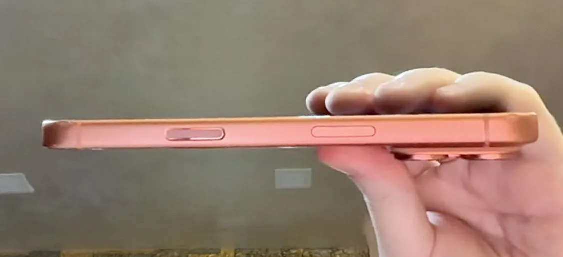 iPhone 17 Pro 256 ГБ, Cosmic Orange, фото 3