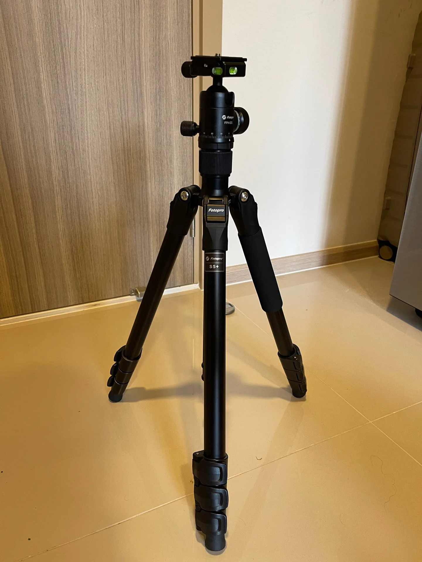Штатив Fotopro S5+