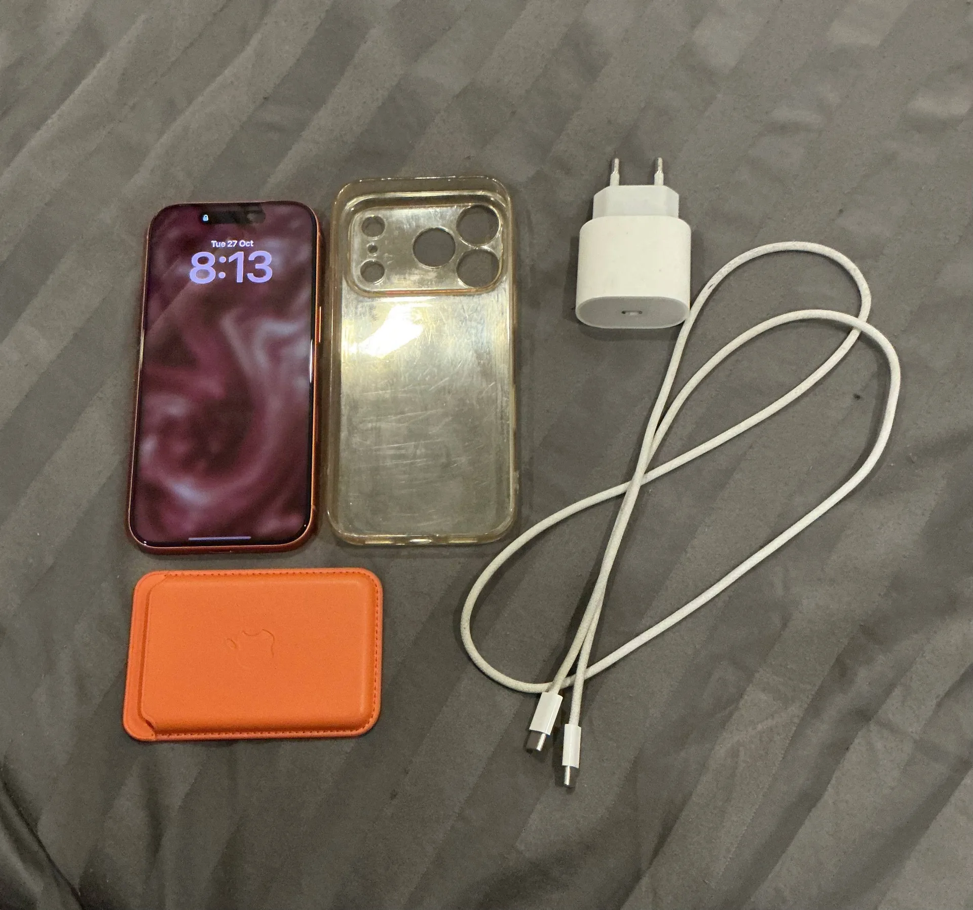iPhone 17 Pro, оранжевый