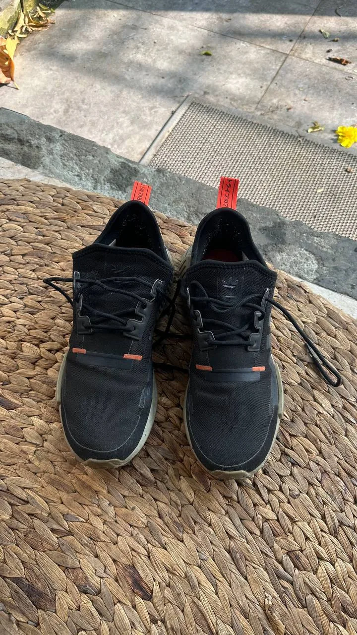 Кроссовки Adidas, размер 43.5