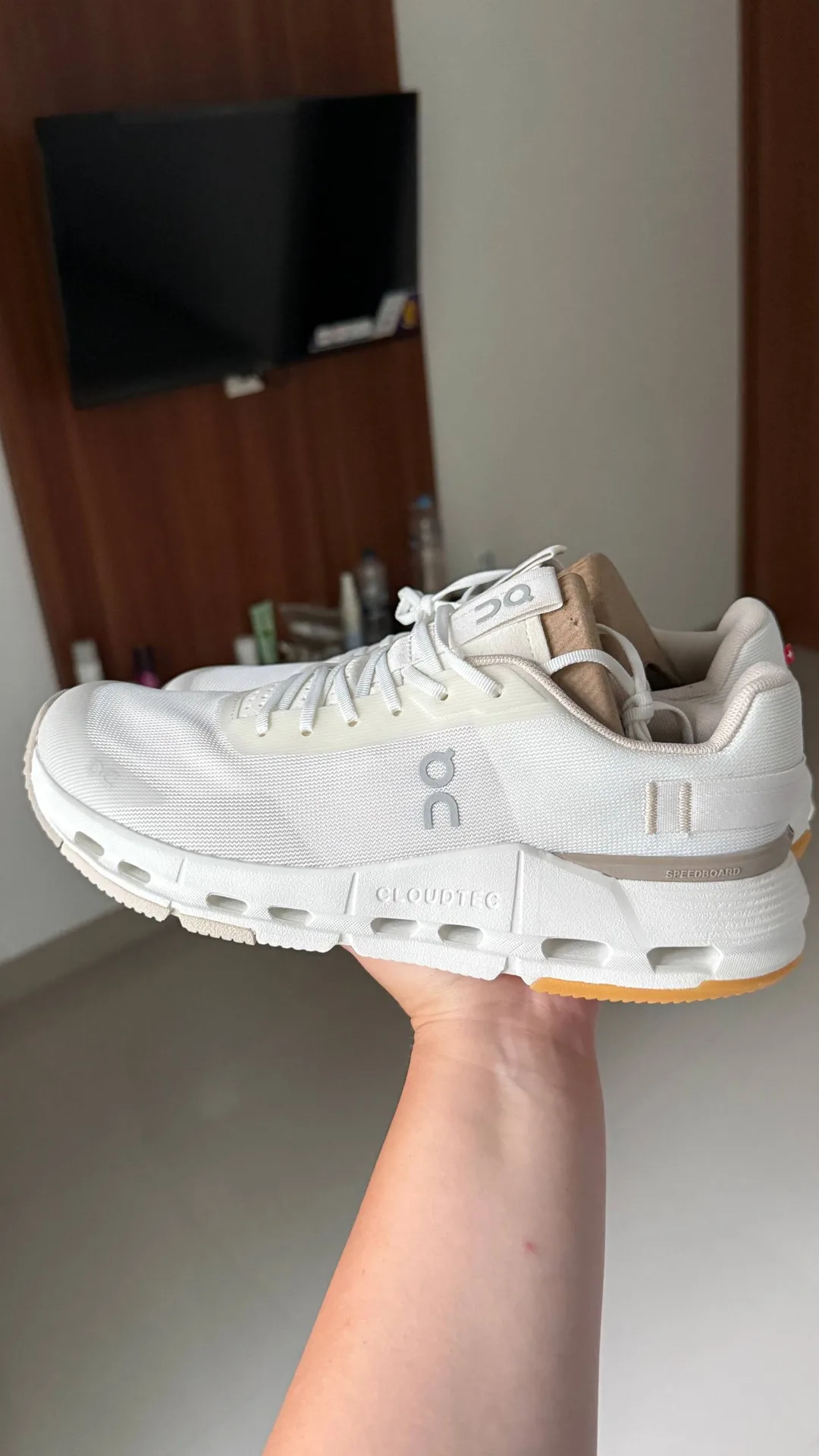 Новые кроссовки On, стелька 25,5 см