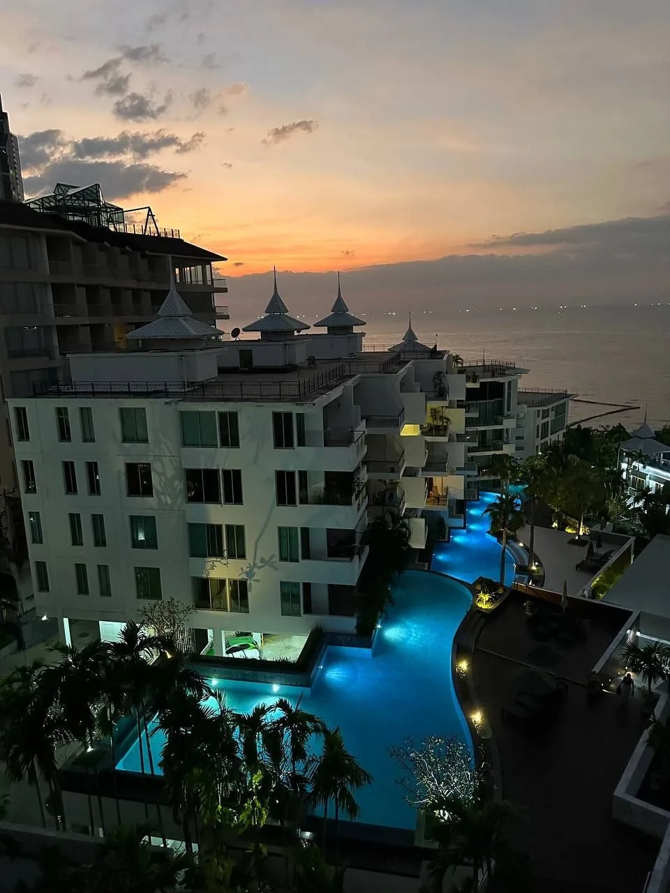 Квартира 2 спальни в The Sanctuary condo Wong Amat, первая линия