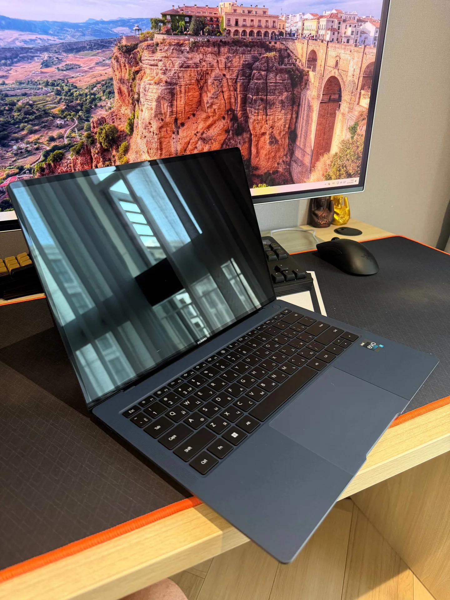 Huawei MateBook X Pro, экран 4K 14,2″, 16 ГБ