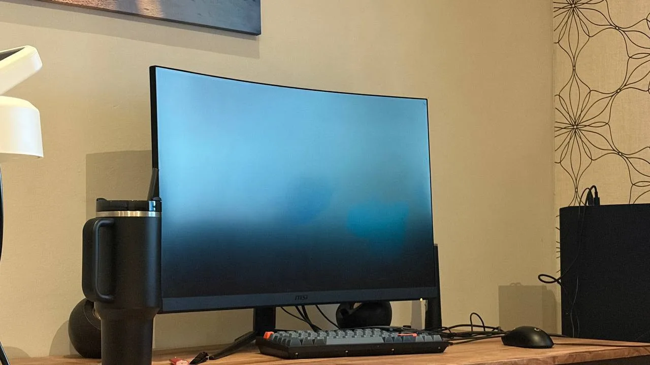 Изогнутый монитор MSI G32C4X, 32 дюйма, 250 Гц