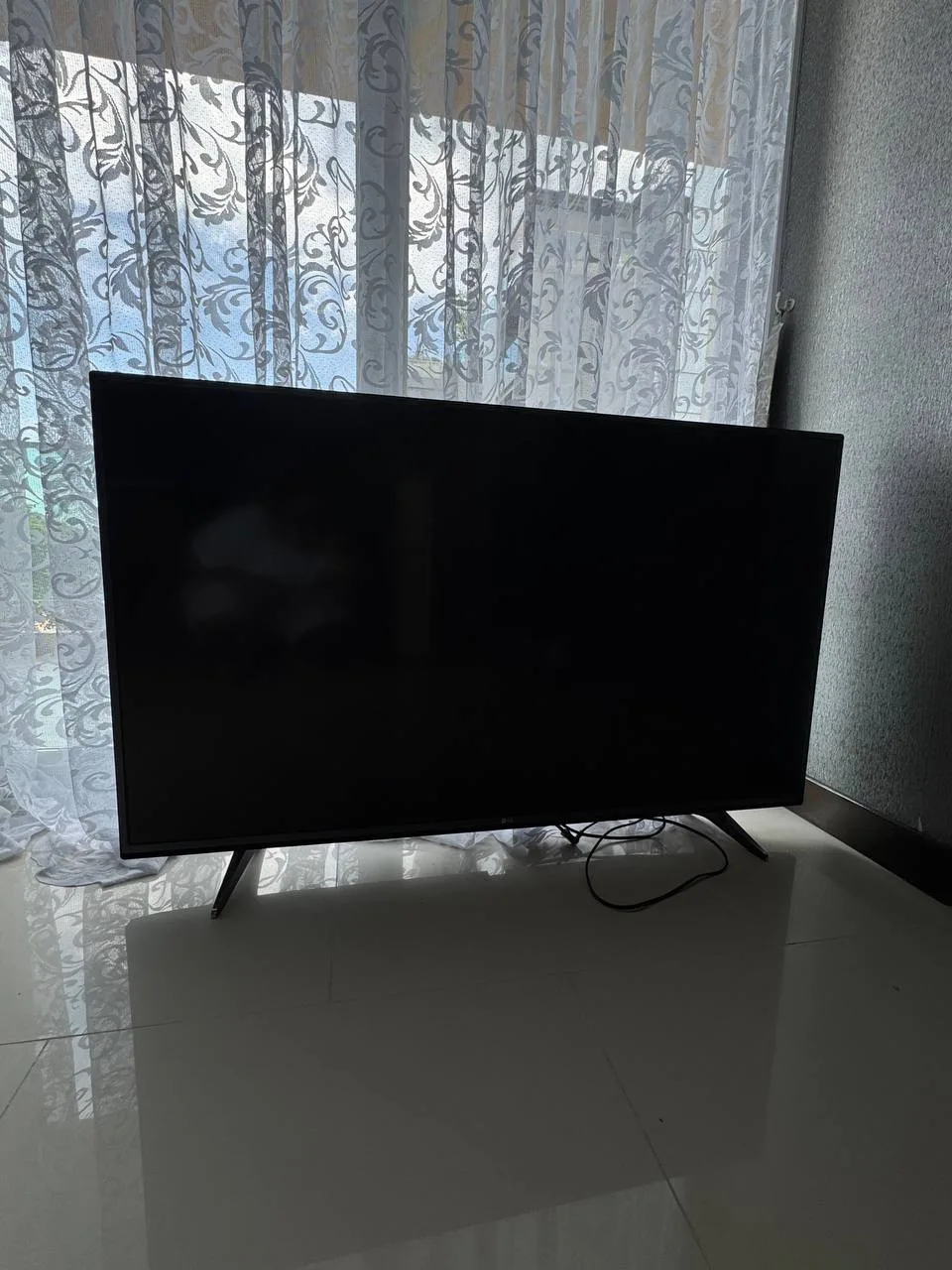 Телевизор LG, диагональ 65’, не работает