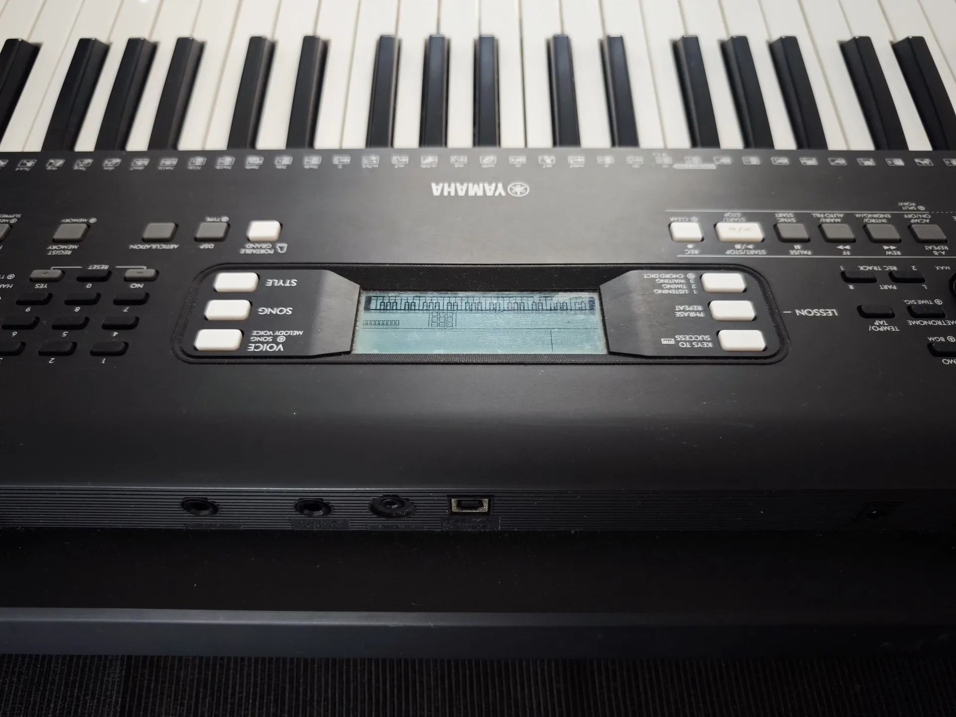 Электронное пианино Yamaha psr e373, фото 3