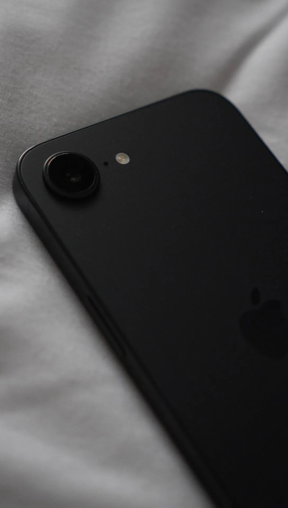 iPhone 16e, 128 GB, Black