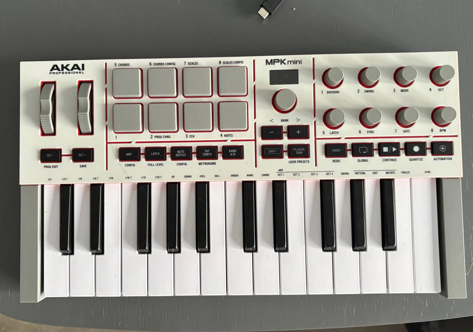Midi клавиатура Akai mpk mini 4, фото 2