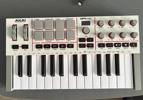 Midi клавиатура Akai mpk mini 4, фото 2