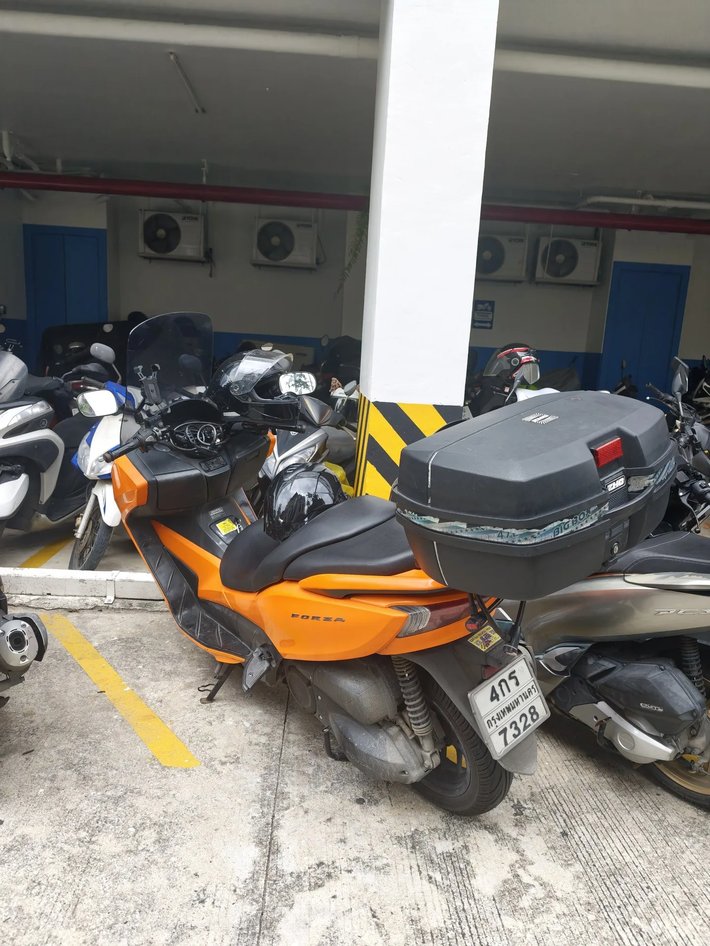 Кофр с держателем для PCX и Forza