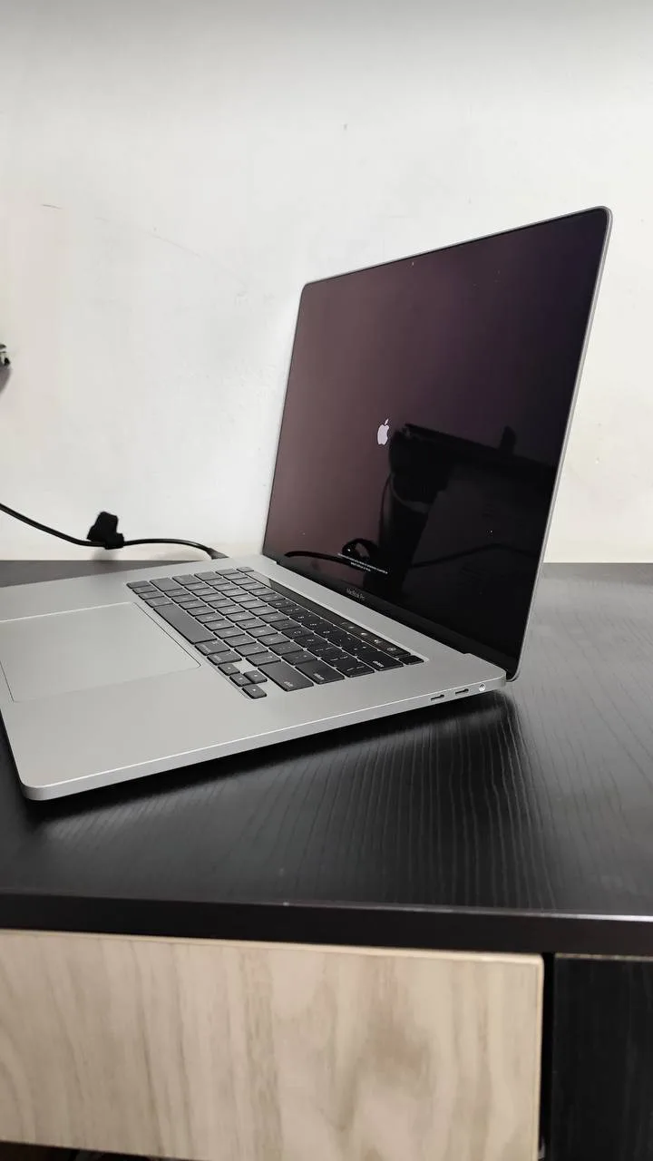 Macbook pro 16" 2019, i7, 16gb, 512gb, фото 6