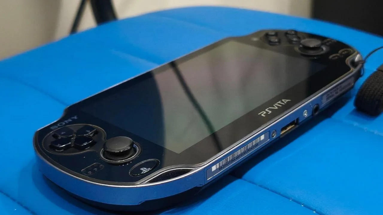 PS Vita PCH-1108 (Fat), модифицированная, чёрная