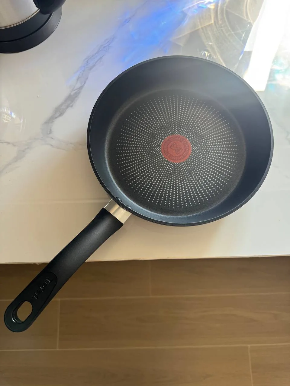 Сковородка Tefal 24 см, новая