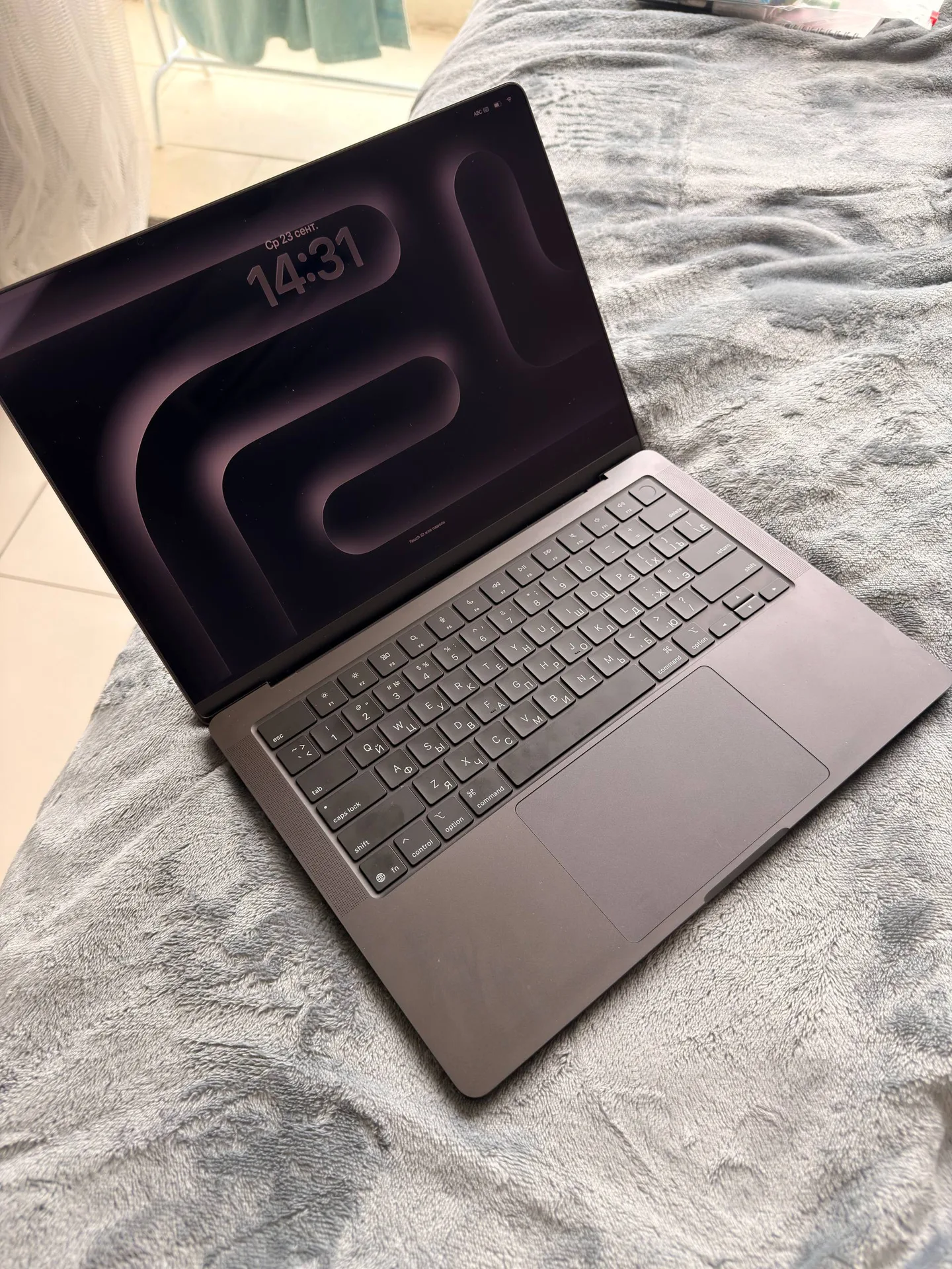 MacBook Pro 14 M5 16/512