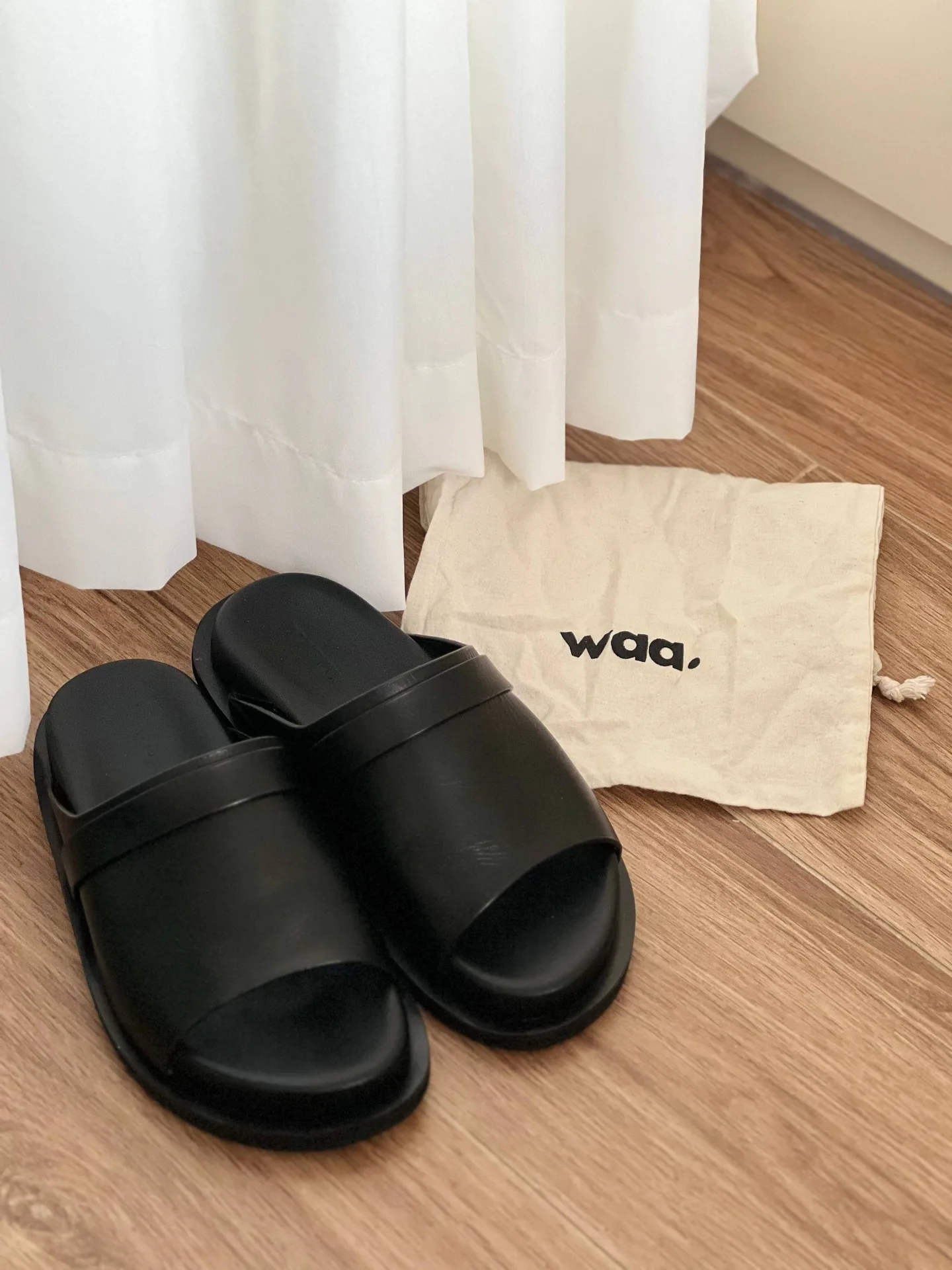 Кожаные тапки WAA, размер 40