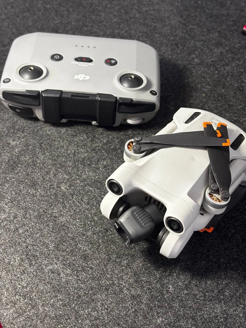 Квадрокоптер DJI Mini 3 Pro
