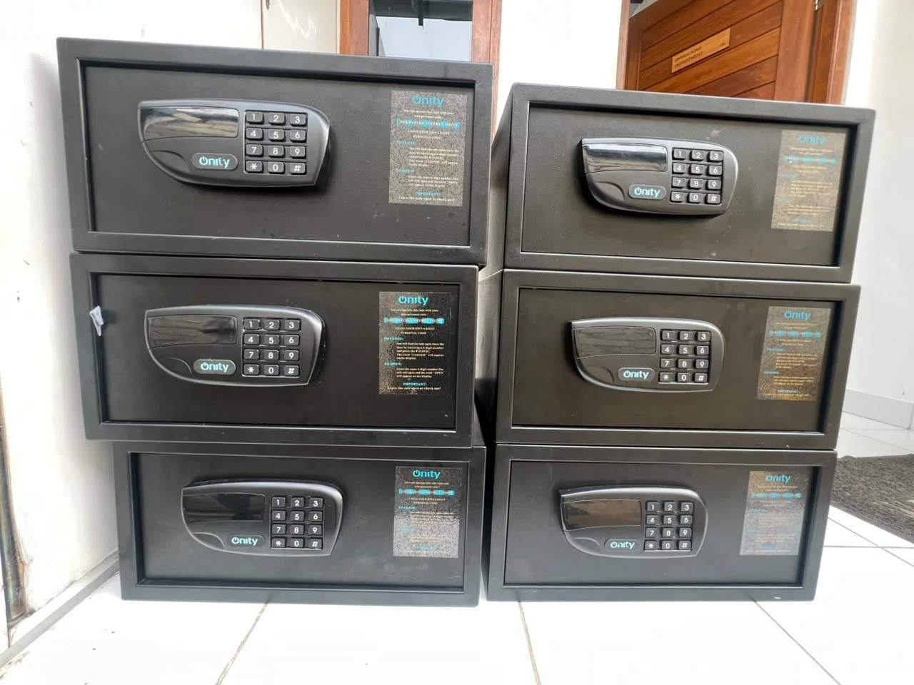 Сейфы safety boxes, как новые, 6 штук