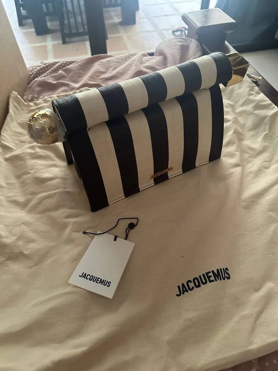Сумка Jacquemus The Rond Carré clutch