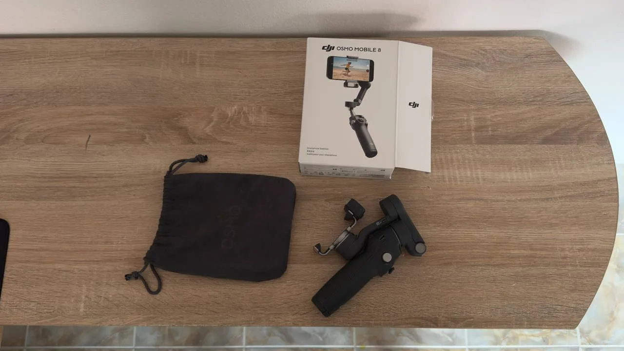 DJI Mobile 8