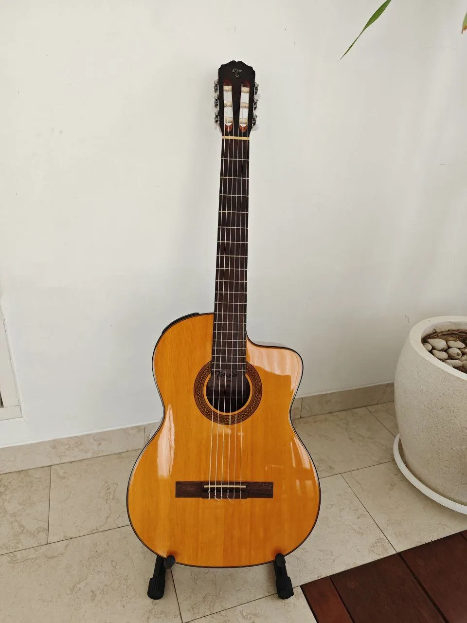 Электроакустическая классическая гитара Takamine GC1CE, фото 4