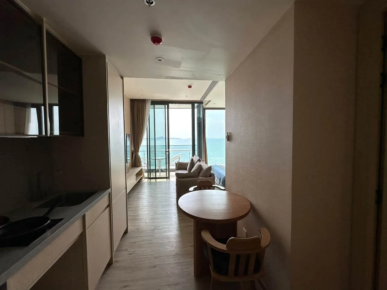 1 спальня 38 м² в Arom Wongamat, вид на море