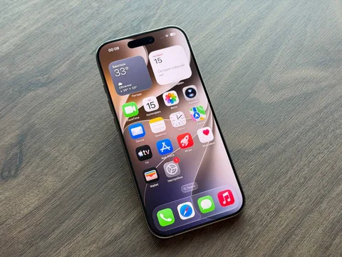 iPhone 16 Pro 128gb, золотистый, фото 2