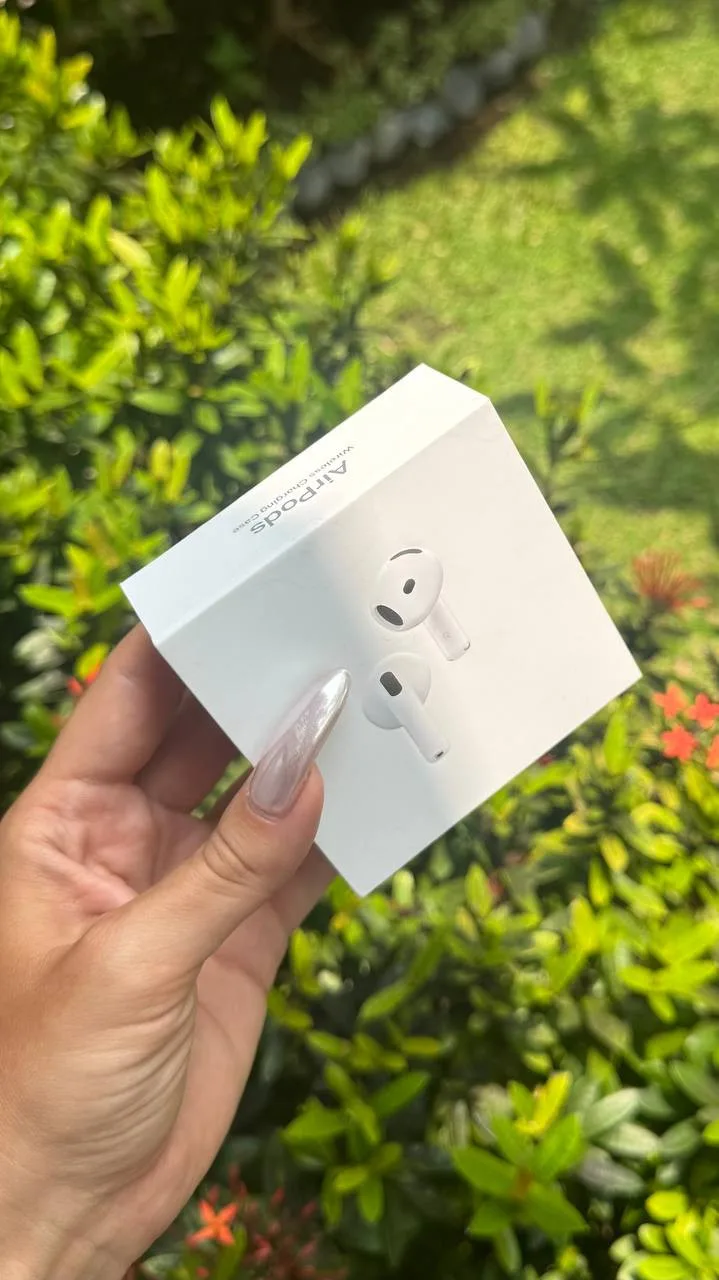 Apple AirPods 5 (Wireless Charging Case), фото 2