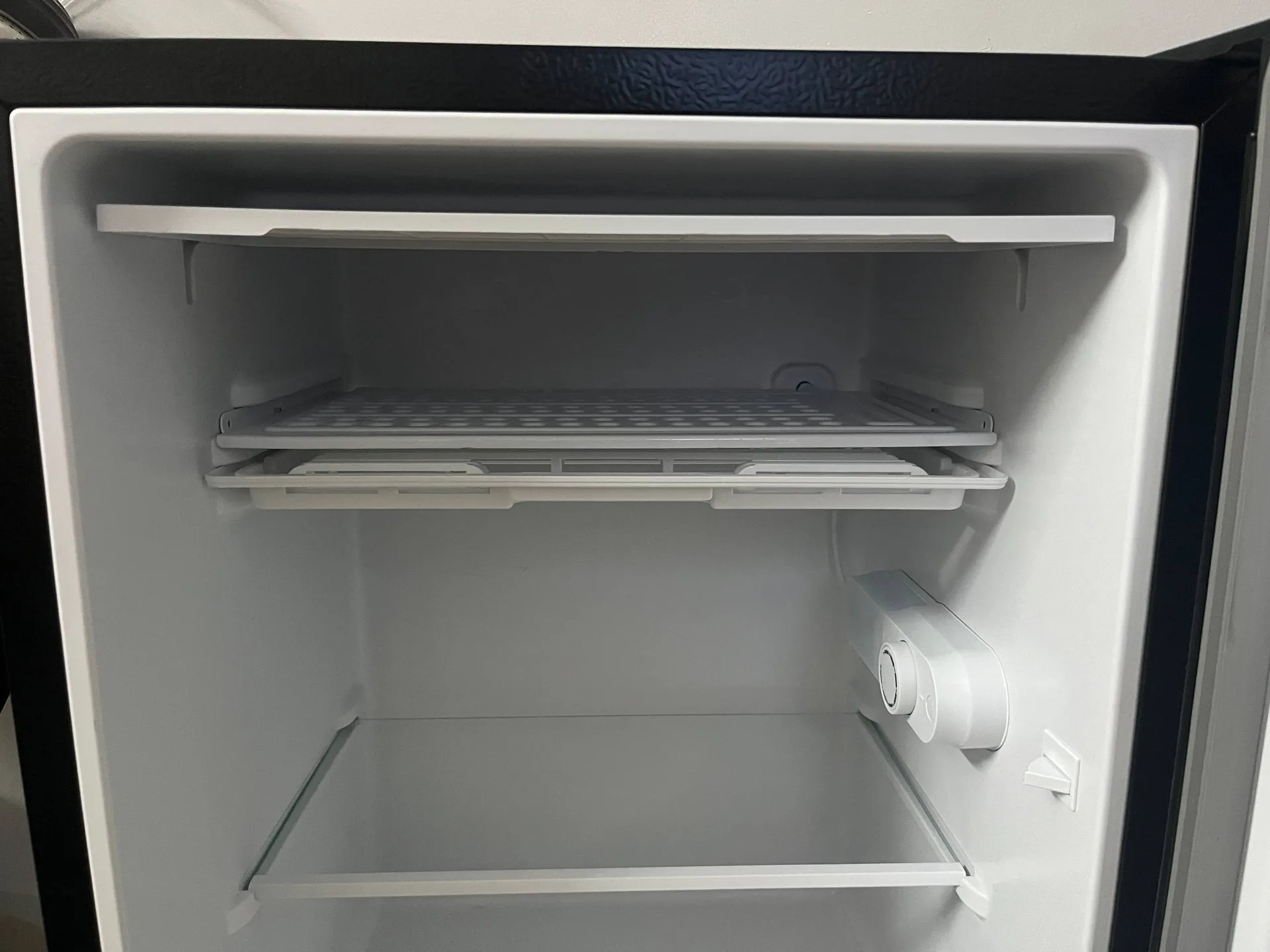 Компактный холодильник Hisense, 94 л, фото 3