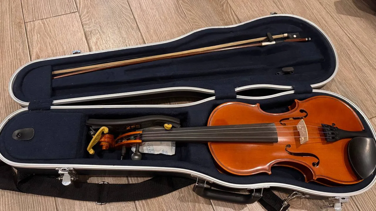 Скрипка Yamaha 4/4, полноразмерная, со смычком